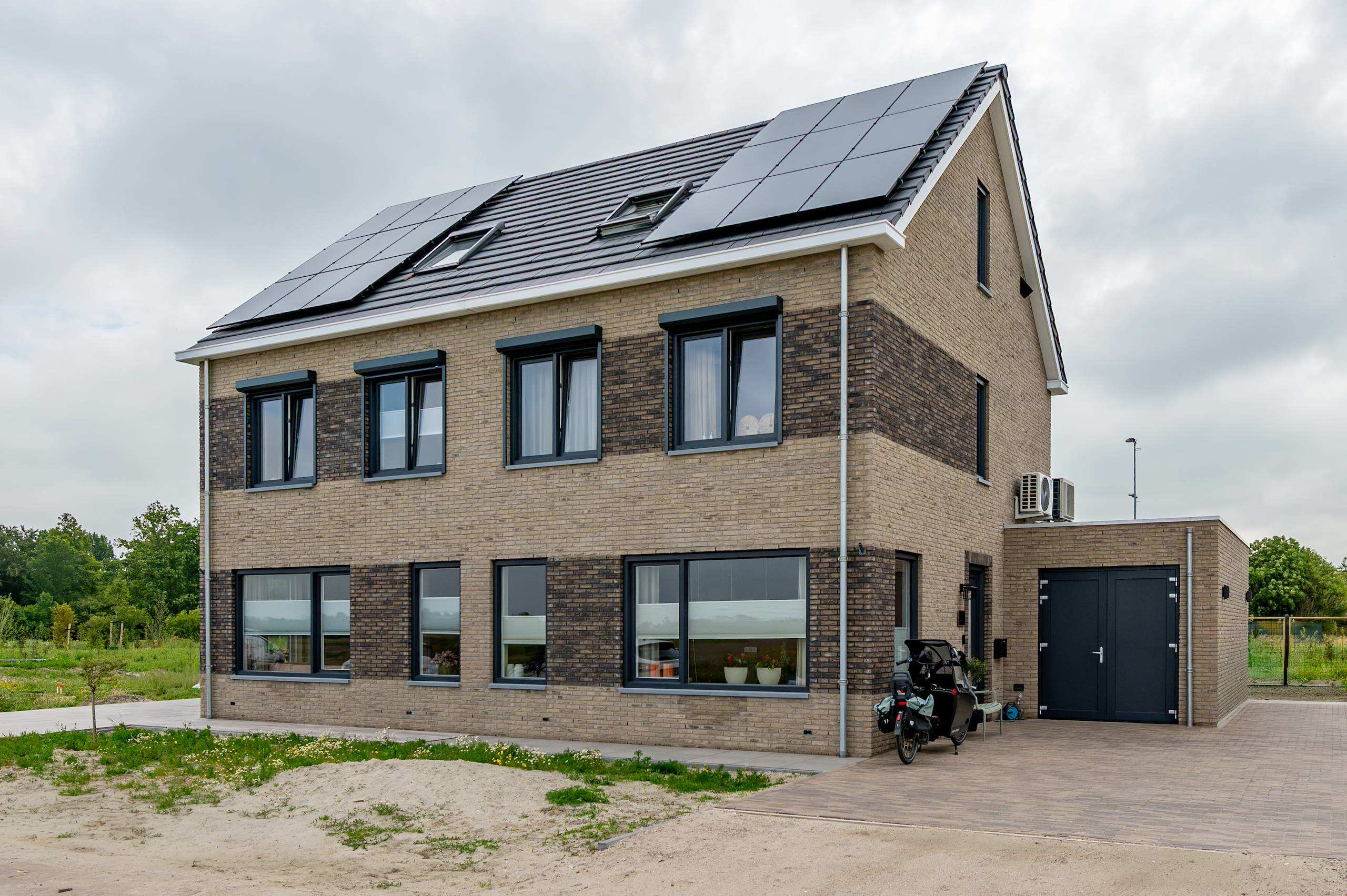 Vrijstaande gemetselde woning met zonnepanelen